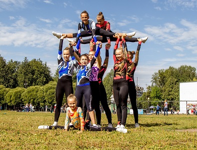 Jakie korzyści dla dzieci daje uprawianie cheerleadingu?