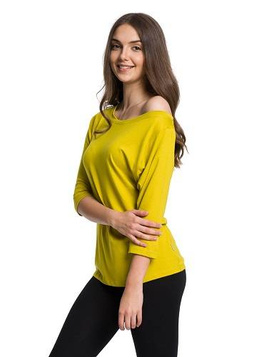 Viscose blouse with a wide neckline and 3/4 sleeves - Pistachio